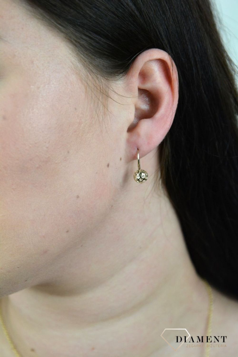 Złote kolczyki wiszące, ażurowe kuleczki KL 441.jpg